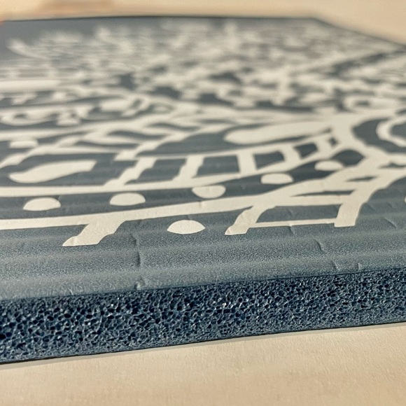 Apana Luxe- Knee & Elbow cushion for extra support when you workout. 10mm thick. - Picture 3 of 7